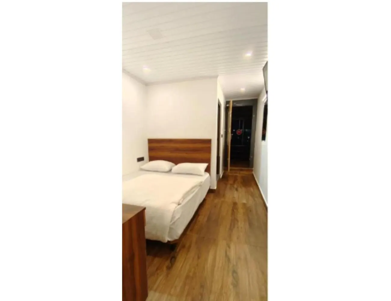 Birdwing Cottage, Munnar Homestay